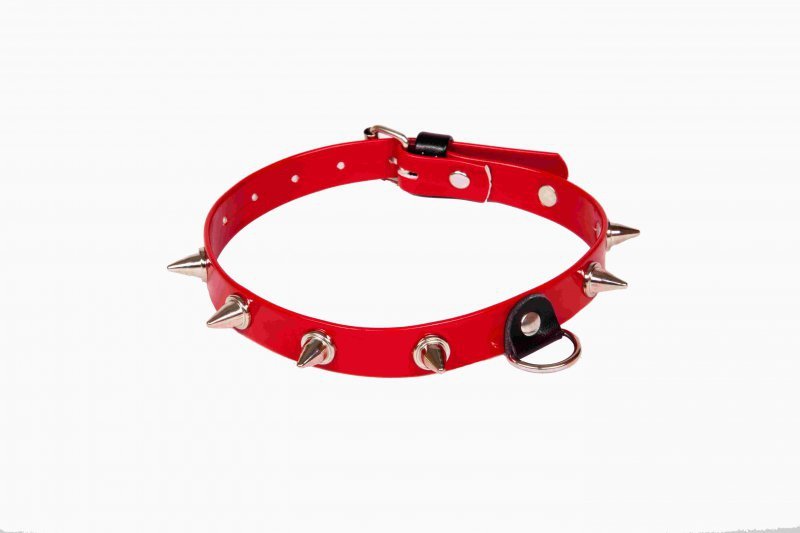 Wiązania-WHIPS lakier, obroża damska z kolcami, czerwona